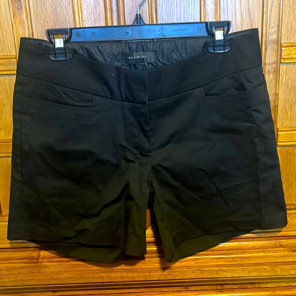 NWT black khaki shorts with pockets sz 8